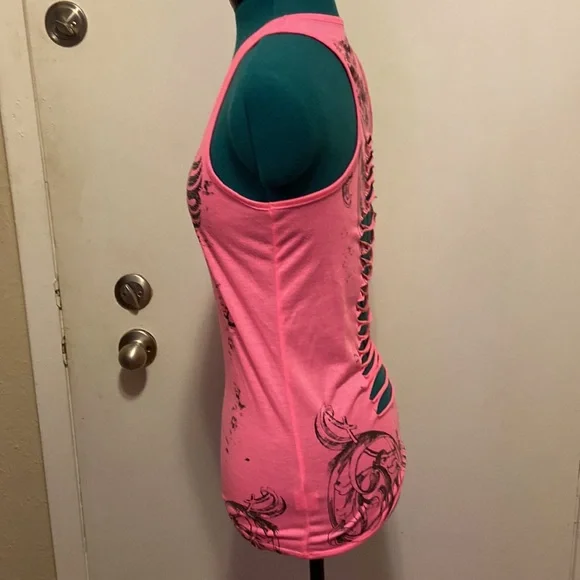 JR’s razor cut back tank top large but fits like a small glittery paint front - Picture 2 of 9